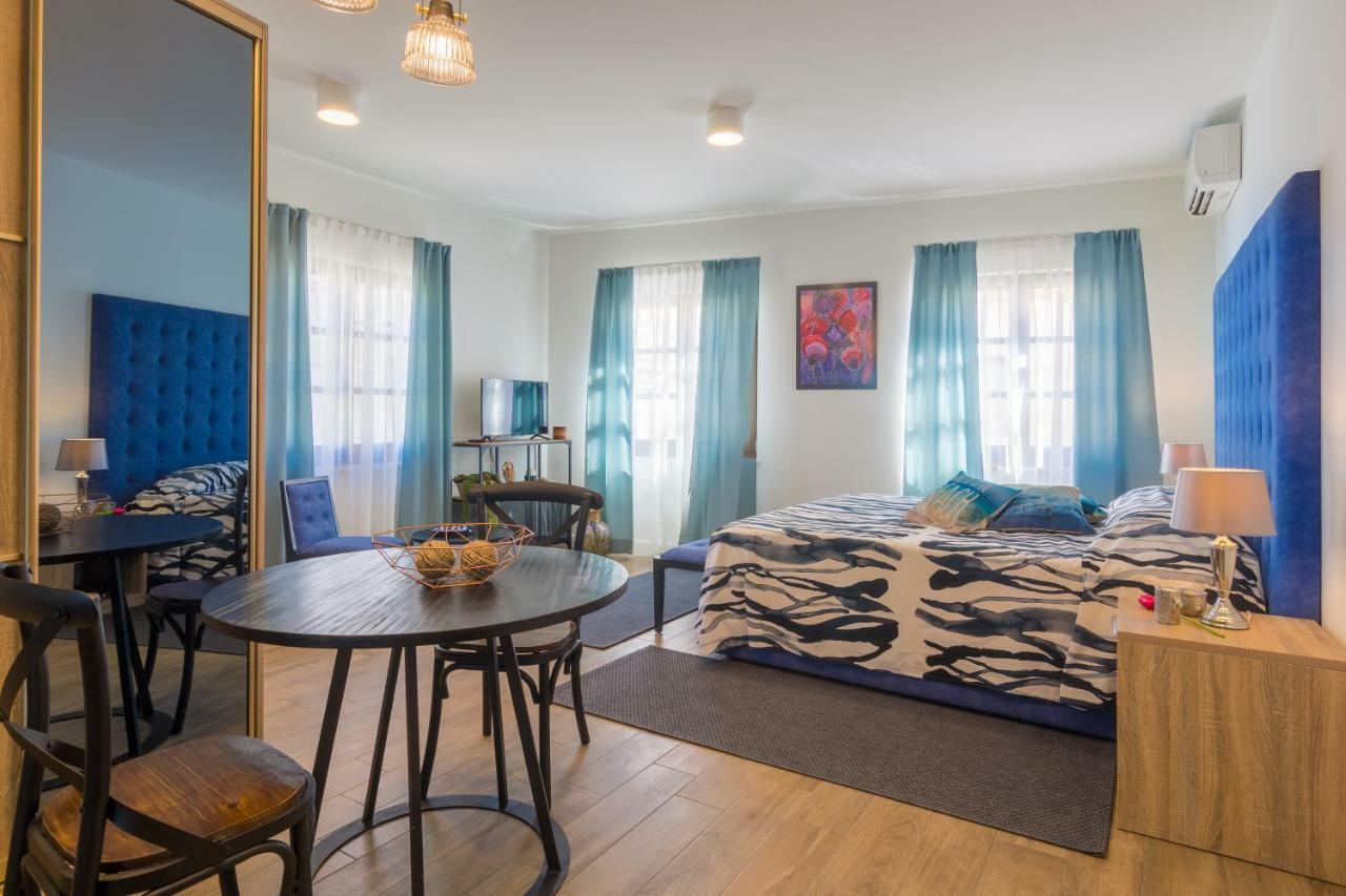 Apartments Mihael Nin Zewnętrze zdjęcie