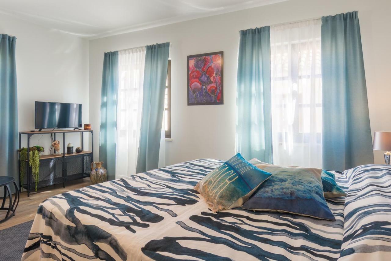 Apartments Mihael Nin Zewnętrze zdjęcie