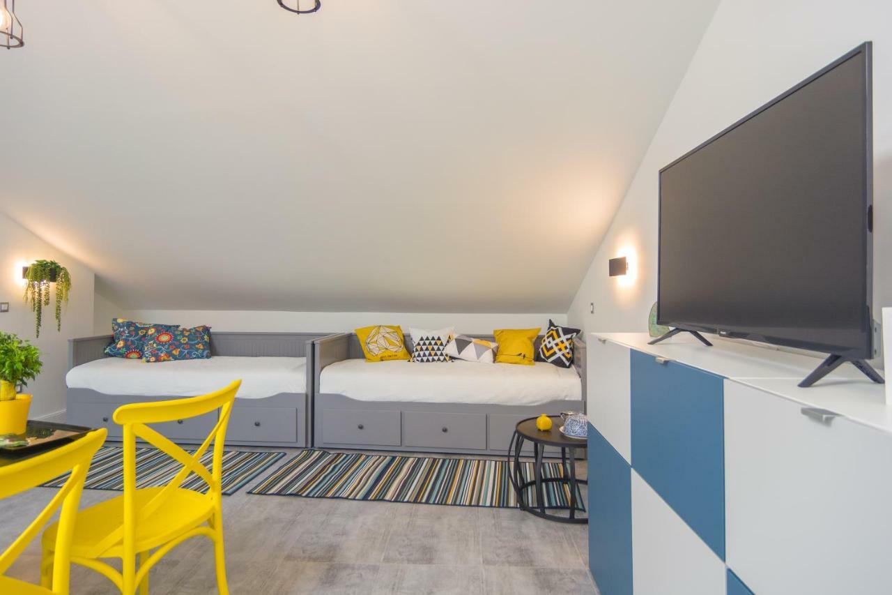 Apartments Mihael Nin Zewnętrze zdjęcie