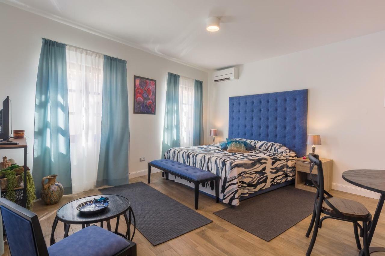 Apartments Mihael Nin Zewnętrze zdjęcie