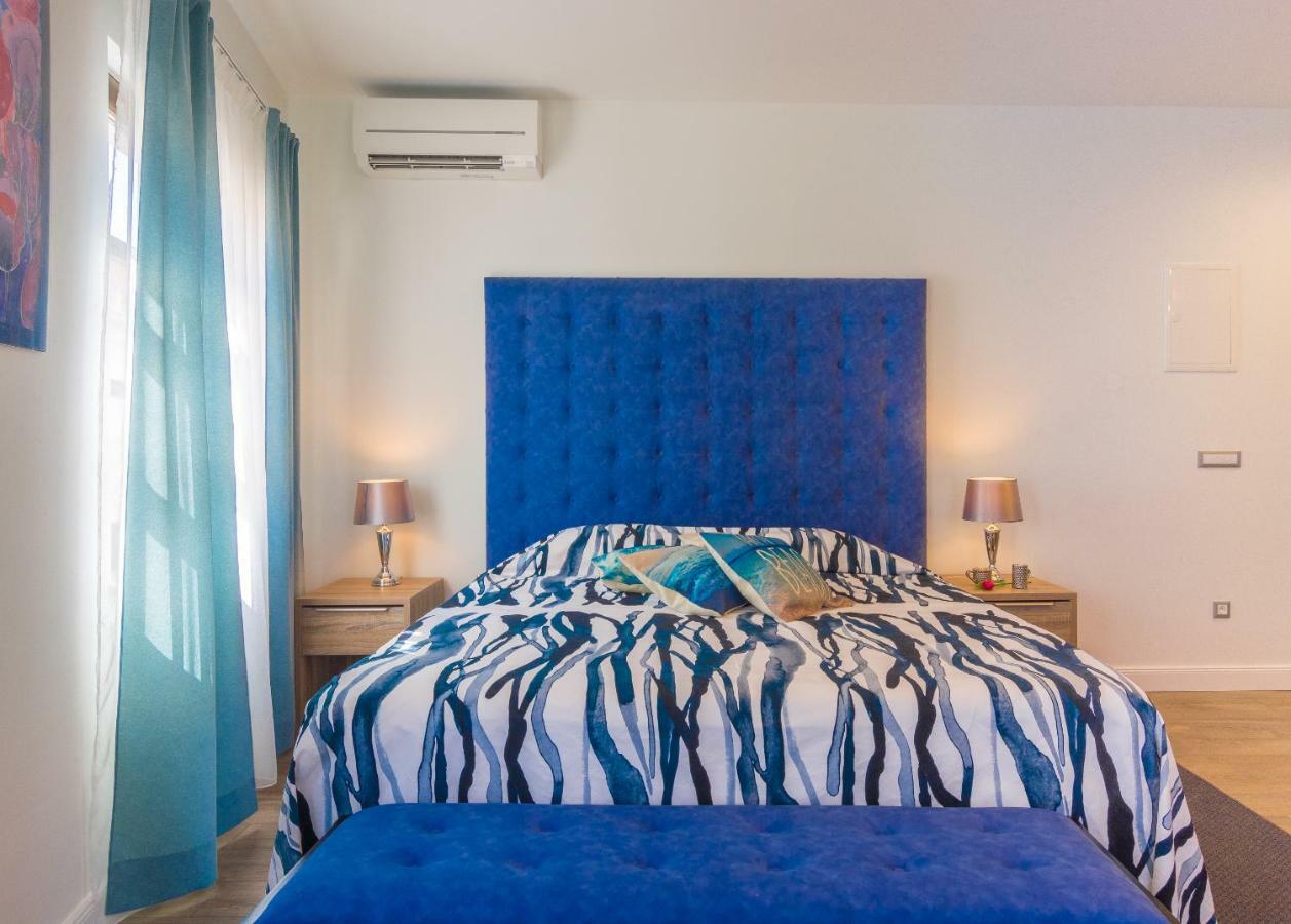 Apartments Mihael Nin Zewnętrze zdjęcie