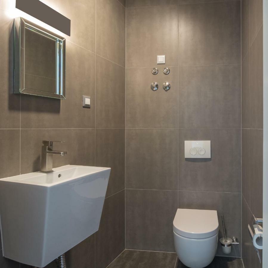 Apartments Mihael Nin Zewnętrze zdjęcie